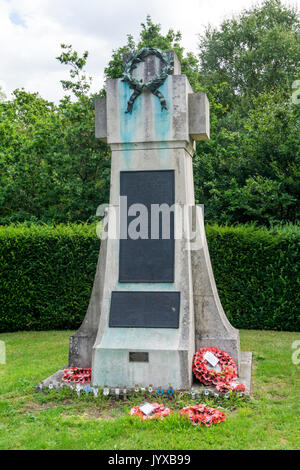 Keston War Memorial fue diseñado por Sydney y dado a conocer en marzo de 1920. Los nombres de los que murieron en la Segunda Guerra Mundial fueron añadidas posteriormente. Foto de stock