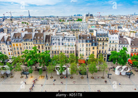 Tejados de París vistos desde el Centro Pompidou. Foto de stock
