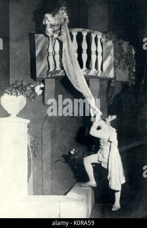 PROKOFIEV - Romeo y Julieta, escena del balcón con Galina Ulanova y Konstantin Sergeyev en 1940 el compositor ruso, 1891-1953