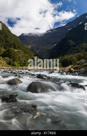 Río Wilkin en Parque Nacional Monte aspirantes, aseado Top horquillas Hut, Isla del Sur, Nueva Zelanda Foto de stock