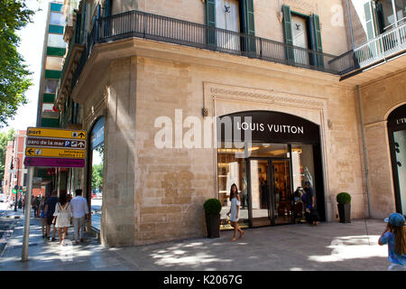 NUEVA TIENDA DE LOUIS VUITTON EN PALMA: Las fotos de la ampliación