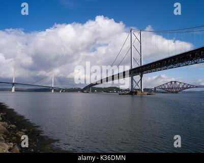 Dh Queensferry cruzar puente Forth Firth of Forth Tres Puentes Río Forth en Escocia roadbridge