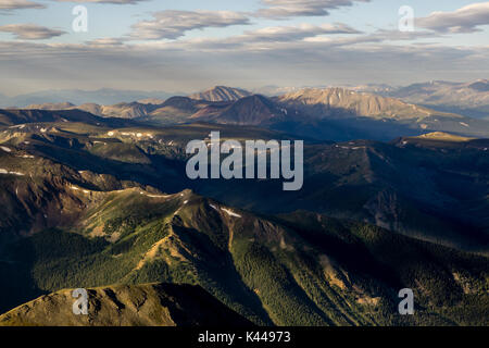 Una vista aérea de la cima del Pico Grays, Colorado. Foto de stock