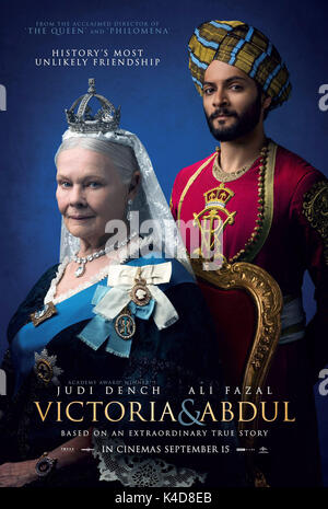 VICTORIA Y ABDUL, póster británico, desde la izquierda, Judi Dench, Ali Fazal, 2017. ©Focus Features/cortesía Colección Everett