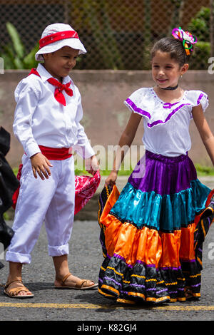 Trajes tipicos para best sale el 15 de septiembre