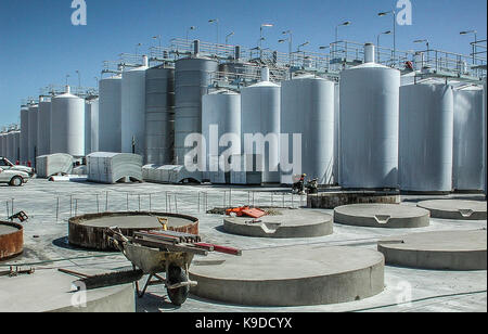 Nuevos tanques de fermentación, Wolf Blass Winery, Barossa Valley, Australia del Sur Foto de stock
