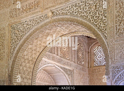 Granada, España - 29 de junio, 2017: la Alhambra, el árabe que se forma de Qalat al-Hamra, es un palacio y fortaleza. Foto de stock