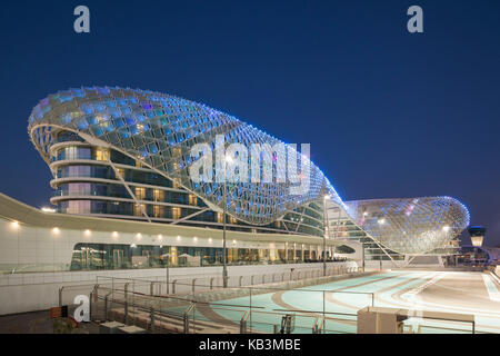 Emiratos Árabes Unidos, Abu Dhabi, Yas Island, el viceroy Hotel, noche Foto de stock
