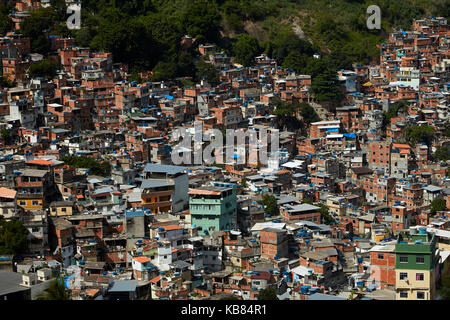 Favela rocinha (la favela más grande de Brasil, Rio de Janeiro, Brasil, América del Sur Foto de stock