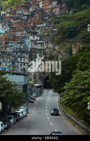 Zuzu angel túnel, bajo la rocinha (la favela favela más grande de Brasil, Rio de Janeiro, Brasil, América del Sur Foto de stock