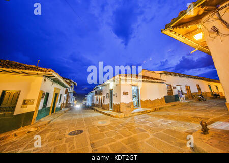 Barichara, ubicada en el departamento de Santander, es uno de los más bellos pueblos pequeños en Colombia. Foto de stock