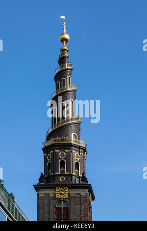 Copenhague - Dinamarca. La Iglesia de nuestro Salvador es una iglesia barroca más famosa por su helix chapitel con una tortuosa escalera externa que puede ser cli Foto de stock