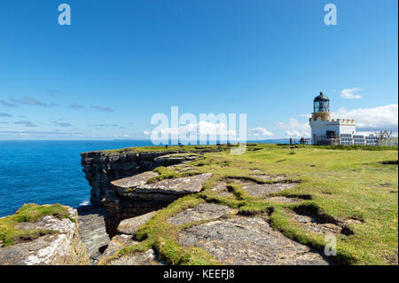 Faro de la Brough de Birsay, Continental, las Islas Orcadas, Escocia, Reino Unido Foto de stock