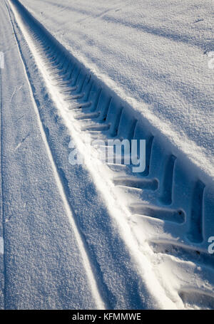 Huellas en la nieve Foto de stock