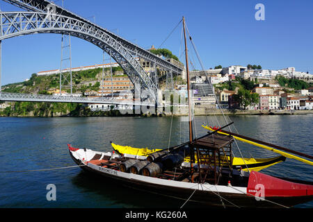 Ponte de Dom Luis I sobre el río Duero, Oporto (Oporto), Portugal, Europa Foto de stock