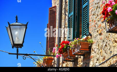 Calle de cetona en la Toscana, Italia. Foto de stock