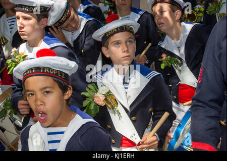 Europa, Francia, Var, 83, St Tropez, el bravado. Joven marinero durante el desfile.
