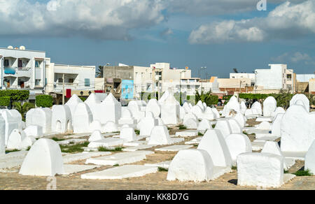 Antiguo cementerio musulmán en las murallas de la medina de Kairouan, Túnez Foto de stock