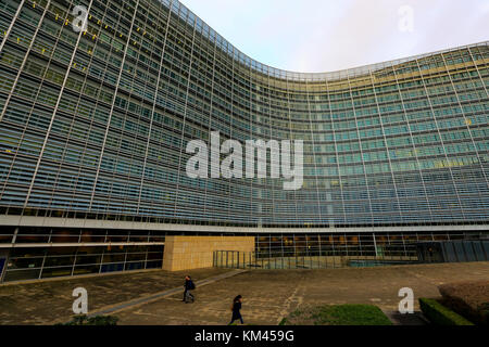 El edificio Berlaymont de Bruselas, Bélgica. que alberga la sede de la Comisión Europea, que es el órgano ejecutivo de la Unión Europea.