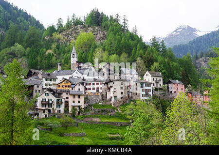 Fusio, distrito de Vallemaggia en el cantón del Tesino, Suiza. Foto de stock
