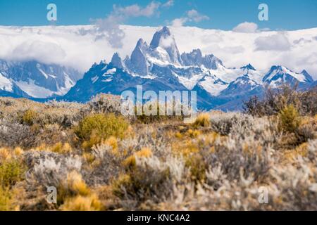 Monte Fitz Roy - cerro Chaltén -, de 3405 metros, el parque nacional Los Glaciares, Patagonia, Argentina.