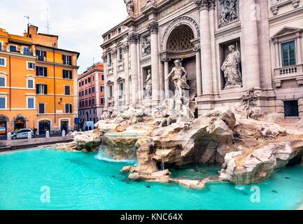 Neptuno náyades hipocampos estatuas Fontana de Trevi, Piazza Roma Italia. Nicola Salvi creó la fuente y fue construido en 1762.