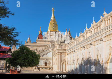 El Templo de Ananda, Bagan, Mandalay, Myanmar, Asia
