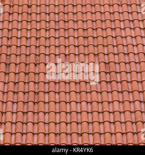 Acercamiento de los techos de tejas de arcilla roja