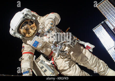 ISS-37 EVA (g) Oleg Kotov Foto de stock