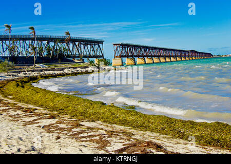 Bahía Honda Key con puente Foto de stock