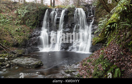 Ess na crub cascada En Glenariff Forest Park