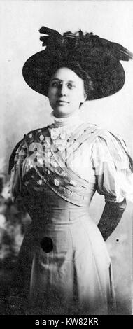 Cintura para arriba retrato de Helen Wallace, el primo de Bess Wallace, quien se convirtió en la primera dama al presidente Harry S. Truman, 1908. Imagen cortesía de los Archivos Nacionales. Foto de stock