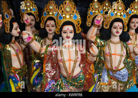 Estatuas de dioses hindúes y deidades en Bardhaman, India Foto de stock