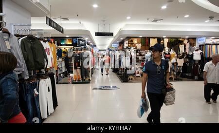 Platinum Fashion Mall mayorista de ropa y accesorios de moda Phetchaburi  Road Bangkok Thailand Fotografía de stock - Alamy