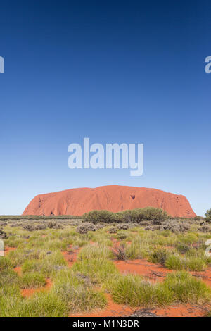 Uluru, centro rojo, el gran Outback. El Territorio del Norte, Australia
