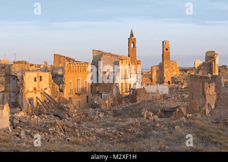 Ruinas de Belchite, provincia de Zaragoza, Aragón, España. La ciudad fue destruida en la batalla de Belchite del 24 de agosto al 7 de septiembre de 1937, durante el span Foto de stock