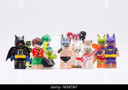 Lego Batman serie 2 Colección . aislado sobre fondo blanco Fotografía de  stock - Alamy