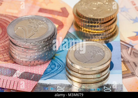 Euro Münzen und Geldscheine