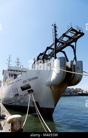 El Leon Thevenin un tendido de cables francés buque atracado en el puerto de Cape Town South Africa. Diciembre de 2017 Foto de stock