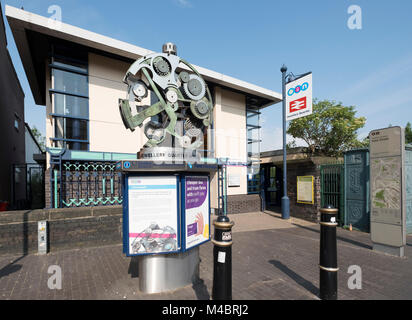 El Barrio de Joyería estación de tranvía y tren, Birmingham, Inglaterra Foto de stock