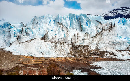 Glaciar Perito Moreno, uno de los principales destinos de viajes de Argentina. Foto de stock