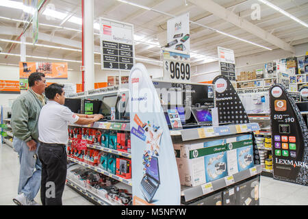 Cancún México,México,Península de Yucatán,Quintana Roo,Avenida Tulum,Office  Depot,compañía global,inmigrantes hispanos latinos étnicos menores  Fotografía de stock - Alamy