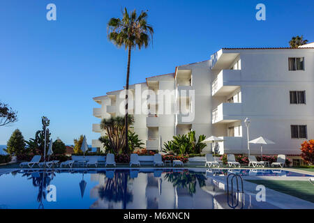 Activa ruta Hotel con piscina y reflexiones, los Realejos, Norte de Tenerife Foto de stock