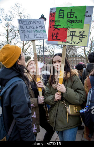 Londres, Reino Unido. 8 de marzo, 2018. Día Internacional de la Mujer 2018 - Londres huelga de mujeres Crédito: Brian Duffy/Alamy Live News Foto de stock