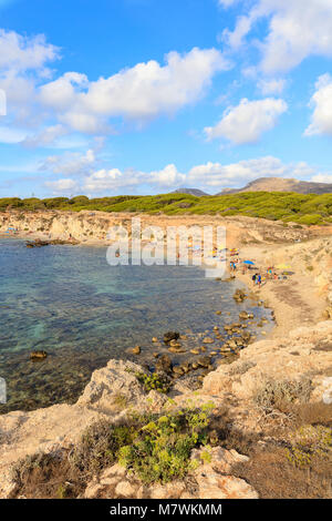 Cala Rotonda, Favignana, isla de Aegadian Islands, provincia de Trapani, Sicilia, Italia Foto de stock