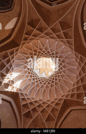 La construcción de la cúpula de la máxima windcatcher Dowlatabad, en Irán en diciembre de 2008 en Yazd, Irán. El interior y th Foto de stock