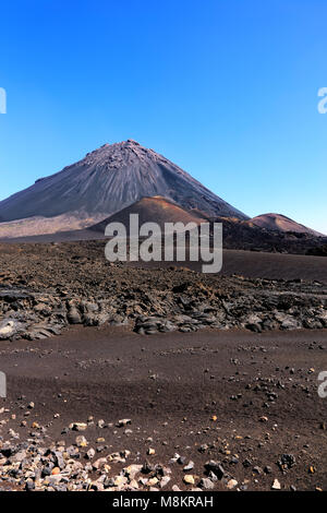 Volcán Pico do Fogo, Chã das Caldeiras, en la isla de Fogo, la isla del Fuego, Cabo Verde, Cabo Verde, África. Foto de stock