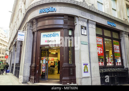 Londres, Reino Unido -16ª Mar 2018: Maplin tienda a su sucursal en Eastcheap Monumento ofrece importantes descuentos a los clientes antes de cerrar. Foto de stock