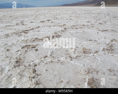 Badwater Basin (seca) en Salt Lake NP en el Valle de la muerte. California-Nevada, EE.UU.. Foto de stock