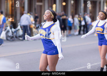 New Orleans, Louisiana, EE.UU. - El 25 de noviembre de 2017, el Bayou Classic es un desfile de Thanksgiving Day Parade temáticas antes de la universidad de fútbol anual gam Foto de stock